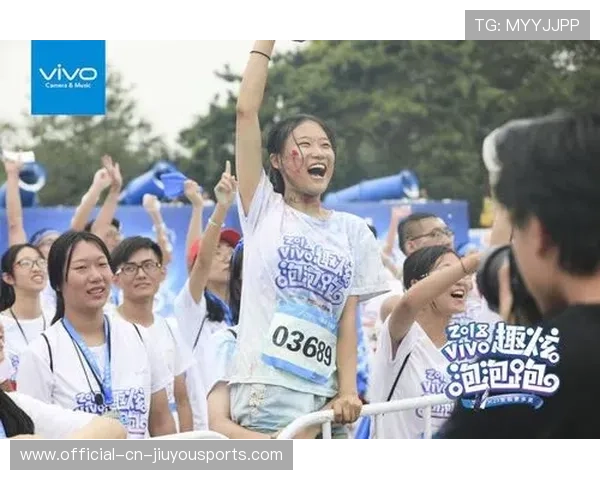 运动员最萌瞬间：运动中的萌宠陪跑